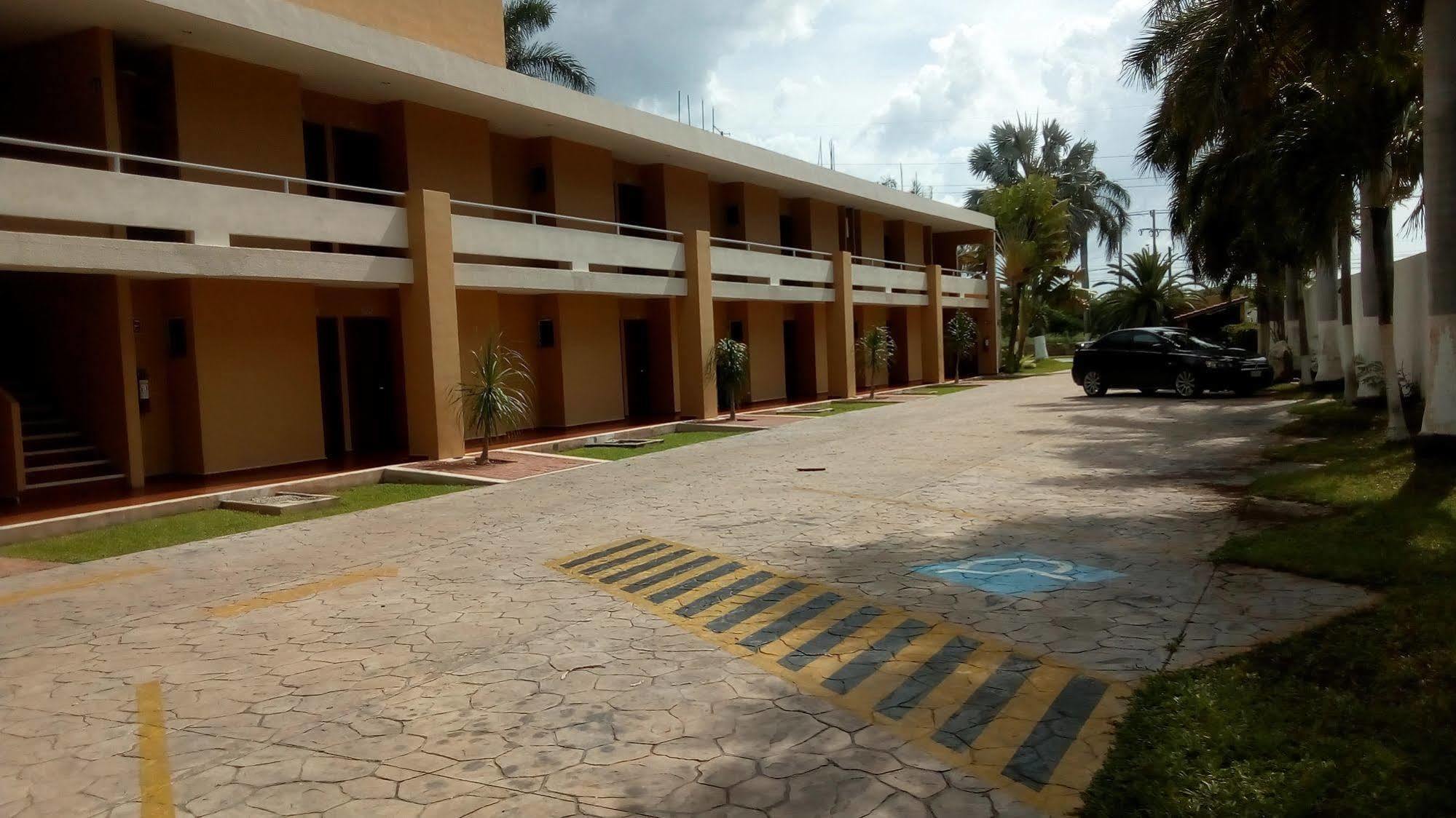 Tecnohotel Mérida Norte Exterior foto